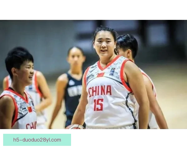 中国女篮五连胜收官 刘禹彤11分领衔